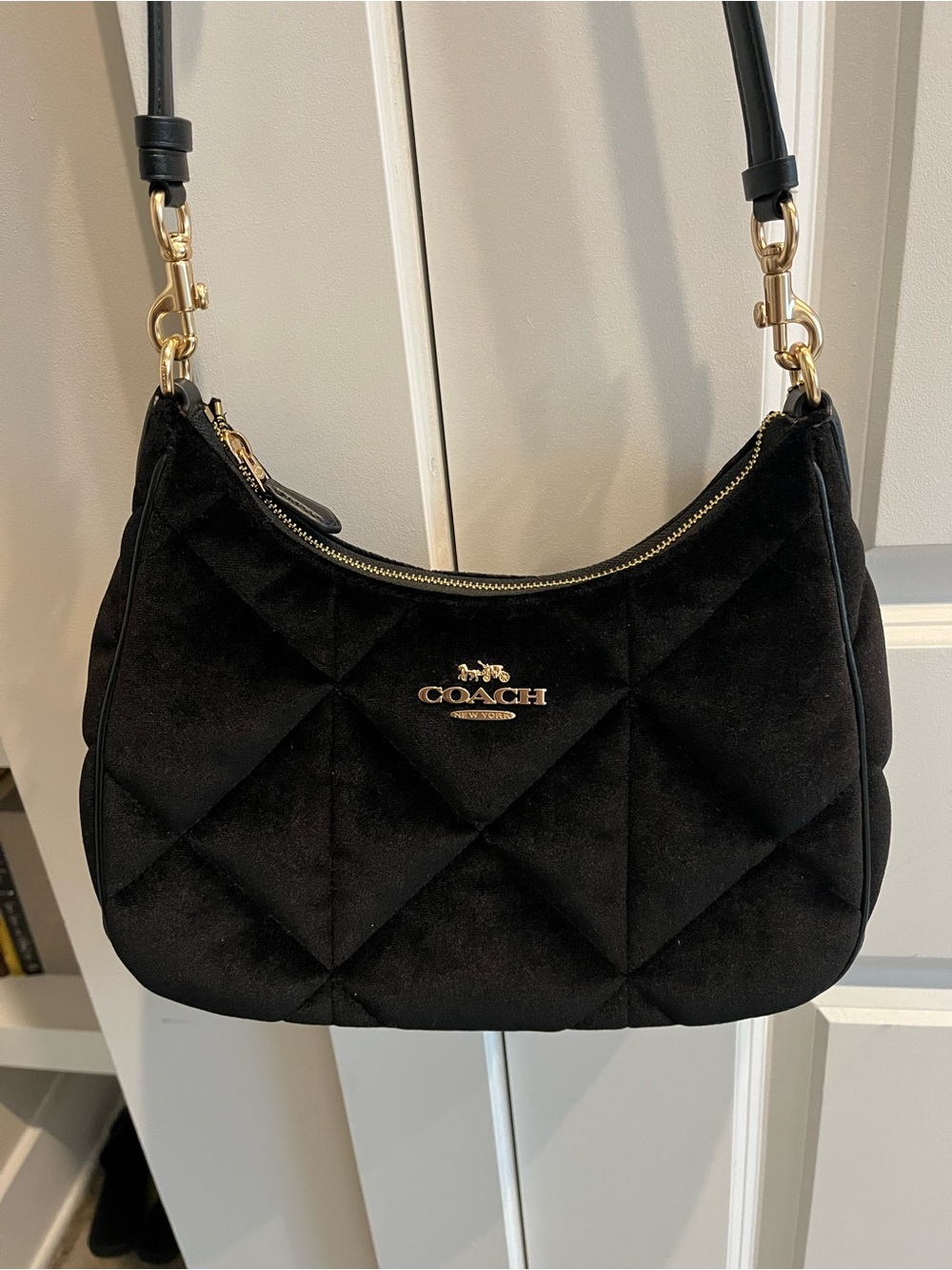 NEW Coach Quilted Teri Hobo Crossbody Bag in Black Velvet Gold